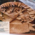 Naambord van eikenhout met een vogelnest tafereel
ca 40cm breed, 30cm hoog 4 cm diep
Prijs indicatie € 1495